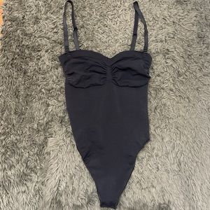 SKIMS Strapless Thong Bodysuit